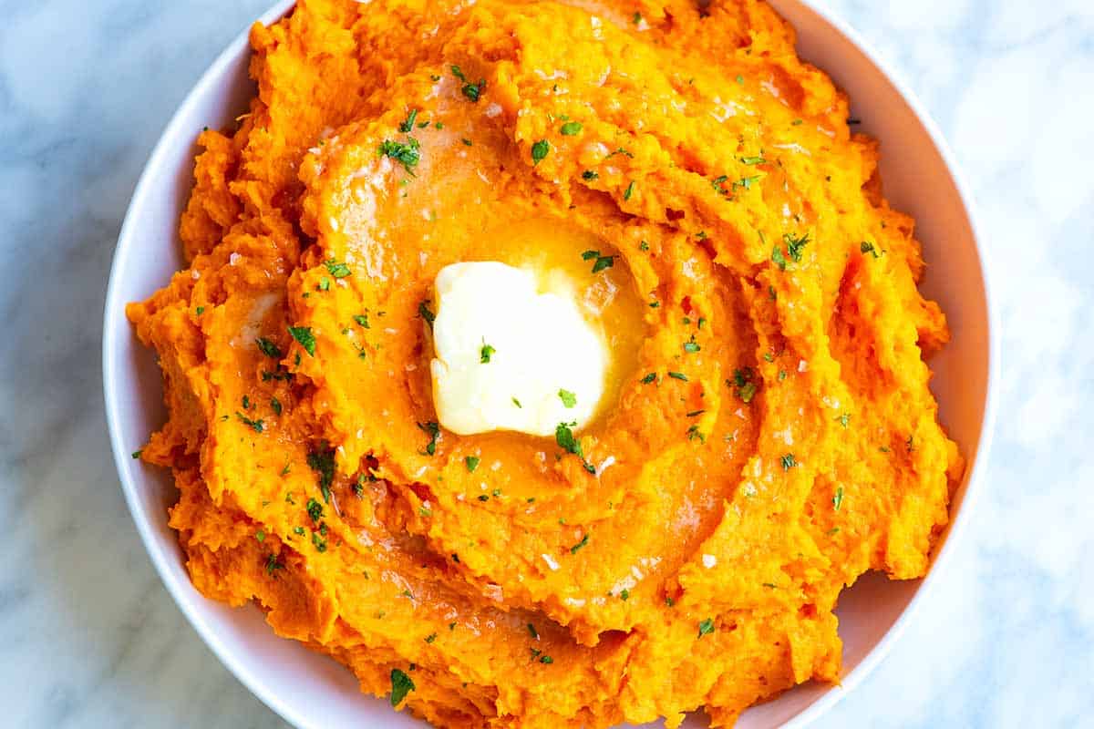Easy Mashed Sweet Potatoes: Simple, Savory, & Versatile